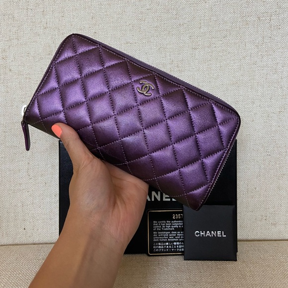 Chanel Iridescent Purple Quilted Zippy Wallet - Picture 3 of 11